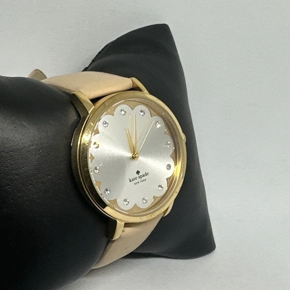 Kate Spade New York Metro 0586 Women's Beige Leather Analog Dial Watch HME645